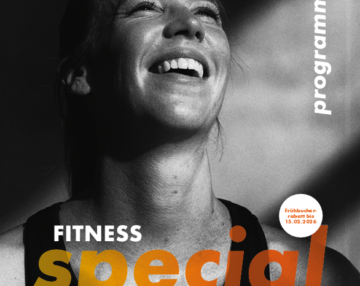 Frau in Sportkleidung, lachend