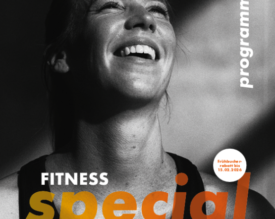 Frau in Sportkleidung, lachend